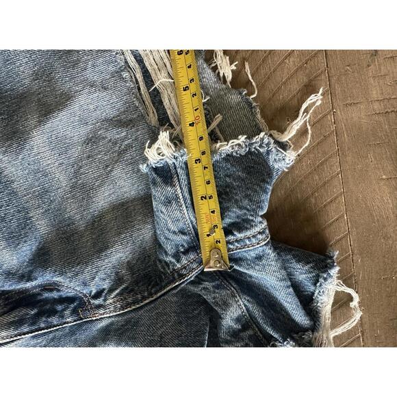 American Eagle High Rise Denim Mom Shorts Distressed Women’s size 10 - Picture 10 of 12